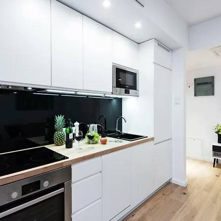 Kopernika8 Miro With Balcony And Ac * Cracovia