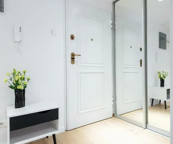 Kopernika8 Miro With Balcony And Ac كراكوفيا