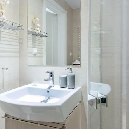 Апартаменты Kopernika8 Miro With Balcony And Ac